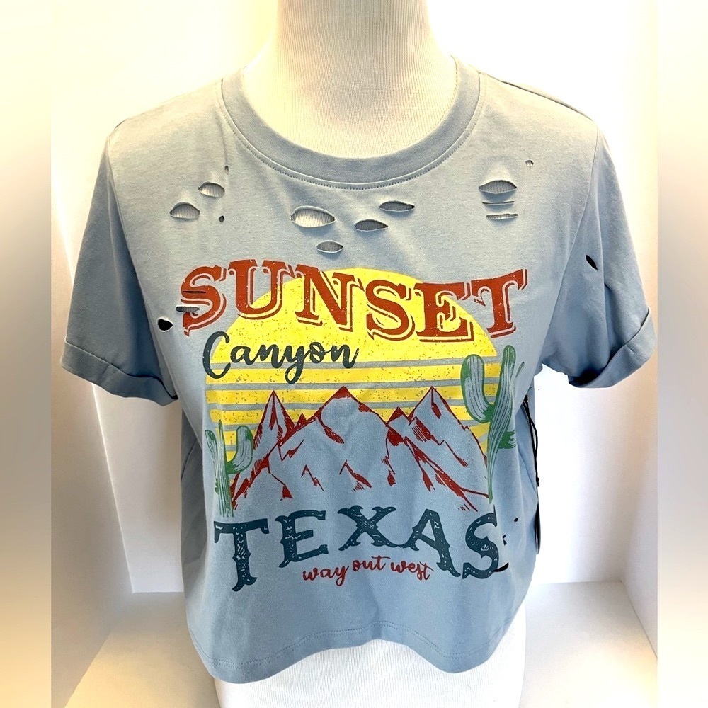 Love ☮️ and Lazy Days Women’s T-Shirt, Cropped, M, Distressed, NWT